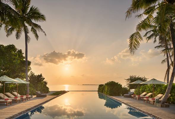 Piscina de Mint Bar en Siyam World Maldivas