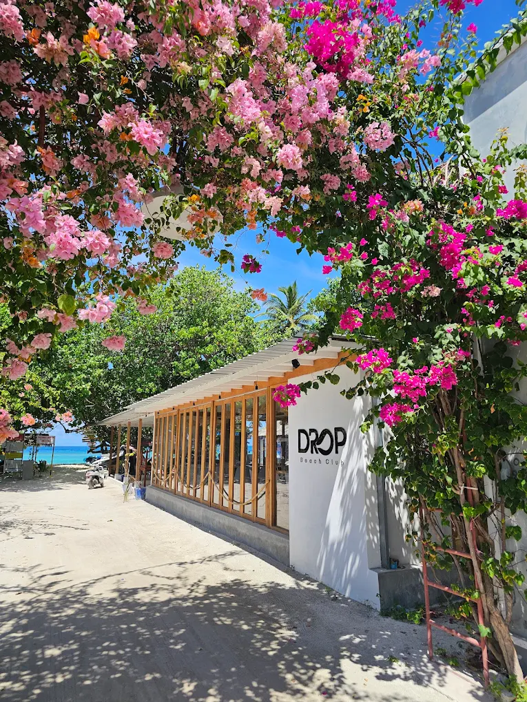 Drop Beach Club - restaurante en Rasdhoo Maldivas